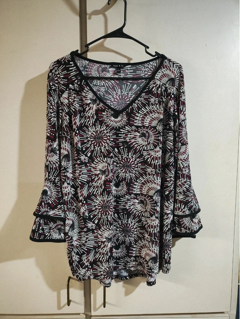 Sami and Jo Shirt size XL Bell Sleeves